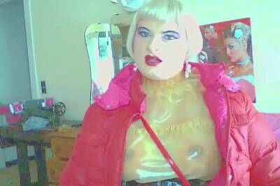 Transvestite Rubber Slut - shemalez.com