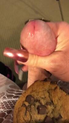 CdTina cum cookie - ashemaletube.com