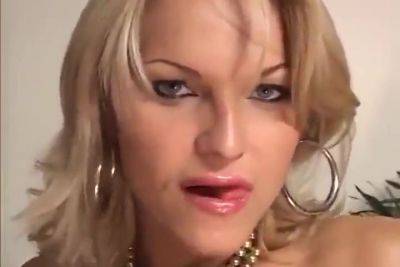 Sexual Tranny Knows How To Move This Sexy Ass To Please Her Man - hotmovs.com - Usa